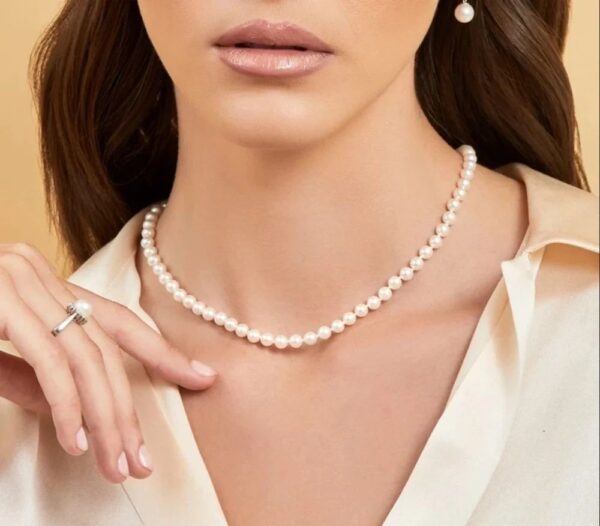 Oralia White Pearl Beaded Necklace