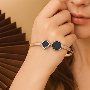 Elegant Black Stone Gold Plated Bracelet - Image 4