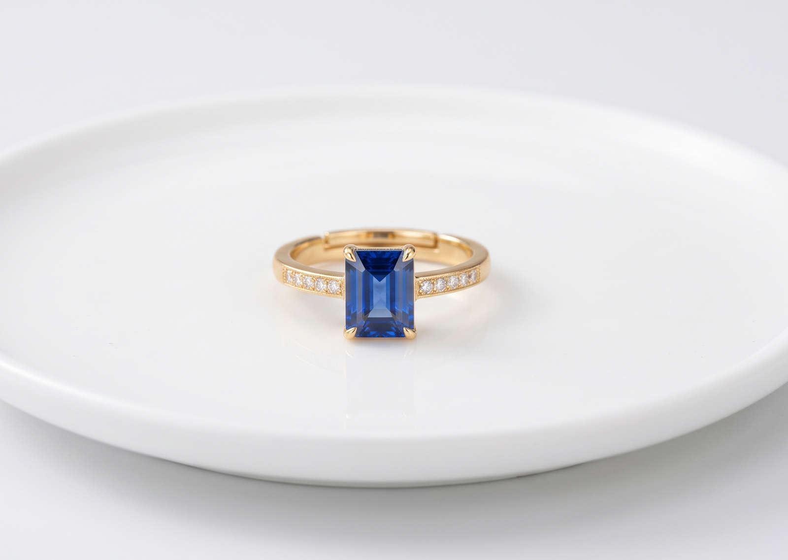 TheEleva Royal Blue Sapphire & Diamond Accent Ring - Image 2